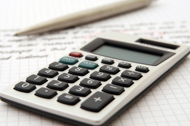 accountant-g097c86080_1280
